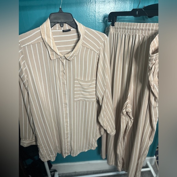 Torrid LIZZIE CRINKLE GAUZE BUTTON UP shirt& Pants Set in mushroom 3x excellent - Picture 4 of 11